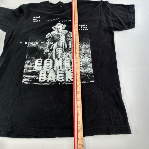 It Chapter Two It Comes Back Poster T-Shirt Black - Picture 6 of 8